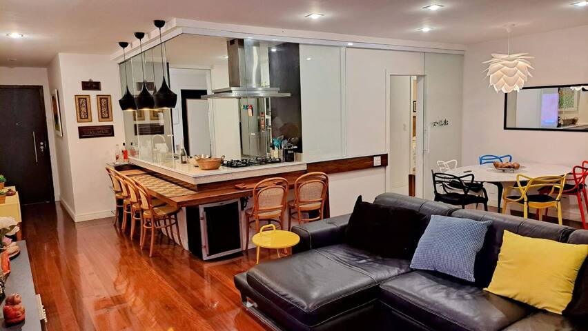 Copacabana: Apart luxo, moderno, vista do mar gallery image 4