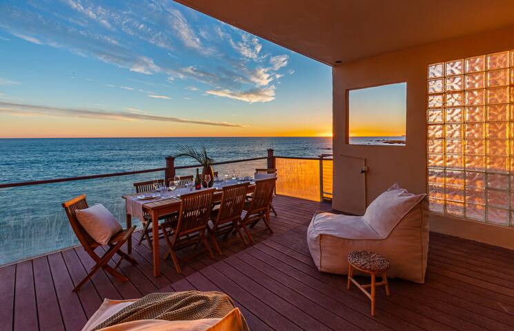 3BR Oceanfront Malibu Retreat gallery image 2