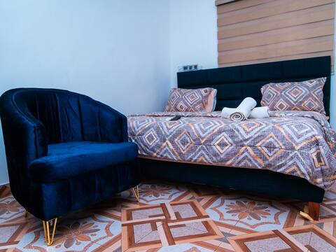 Kingsize bed/Breakfast/Wi-FI/Netflix/Free Parking/