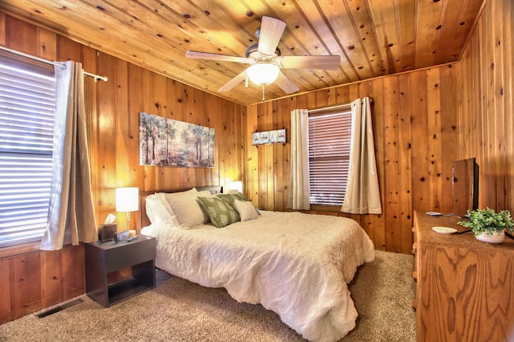 غرفة النوم الرئيسية 