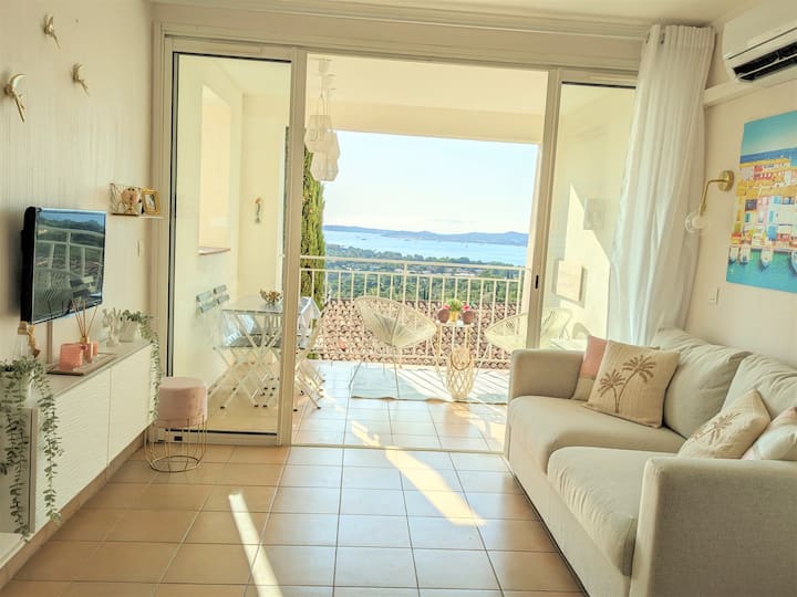 Vue Mer Et Saint-tropez Piscine Vagues-magnolia - Grimaud
