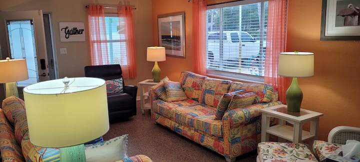 "Pet Friendly" Riverwalk Cottage.  "New Listing". - Edgewater, FL