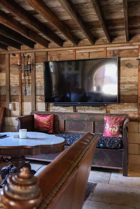 Top Airbnb: Charming French Chalet in Escondido
