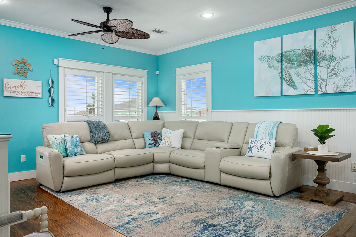 Successful Airbnb property: 2King Suites w/ Ocean Views/Walk2Beach/Pickleball in Bolivar Peninsula