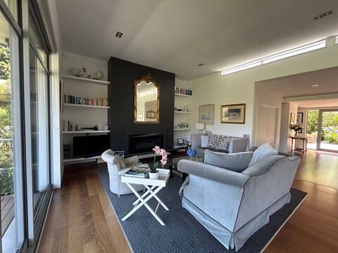 Top Airbnb: Sea View Retreat in Christchurch City