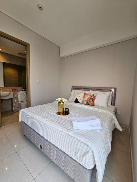 3BR Flat in Taman Anggrek Residence