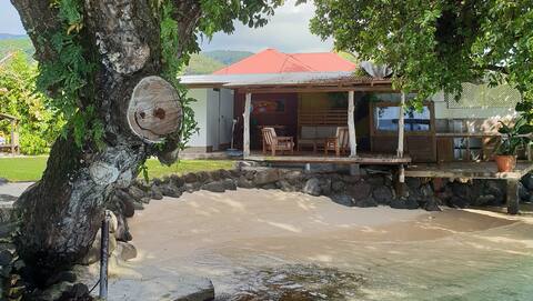 Fare Tetahora - private beach