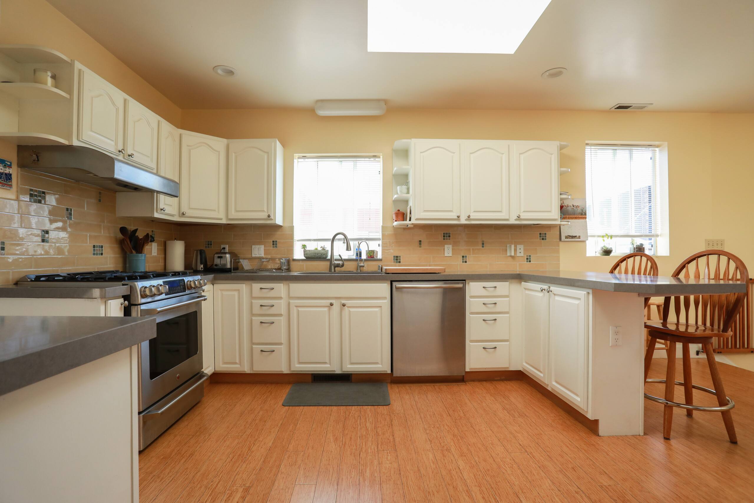 Home in San Francisco · ★4.96 · 3 bedrooms · 3 beds · 2 baths - Image 8