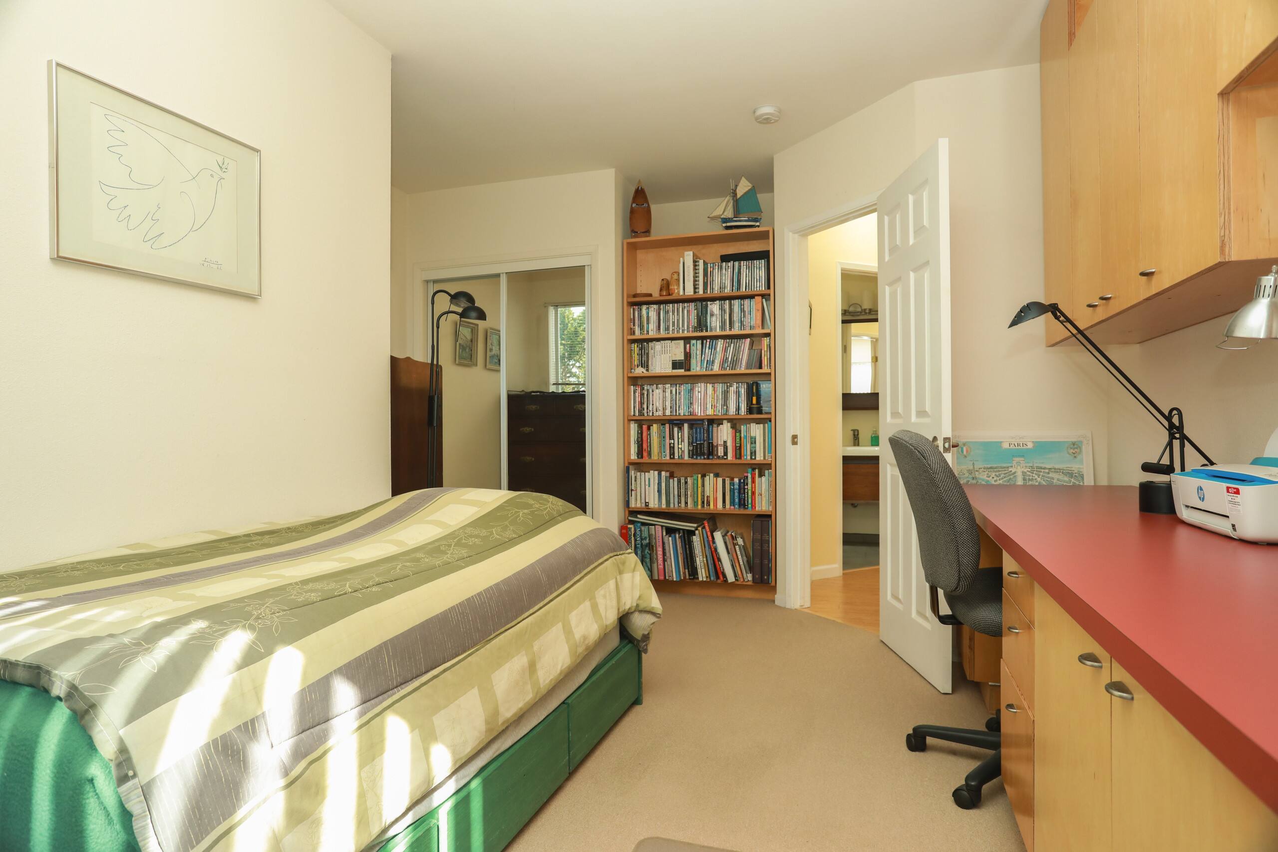 Home in San Francisco · ★4.96 · 3 bedrooms · 3 beds · 2 baths - Image 17