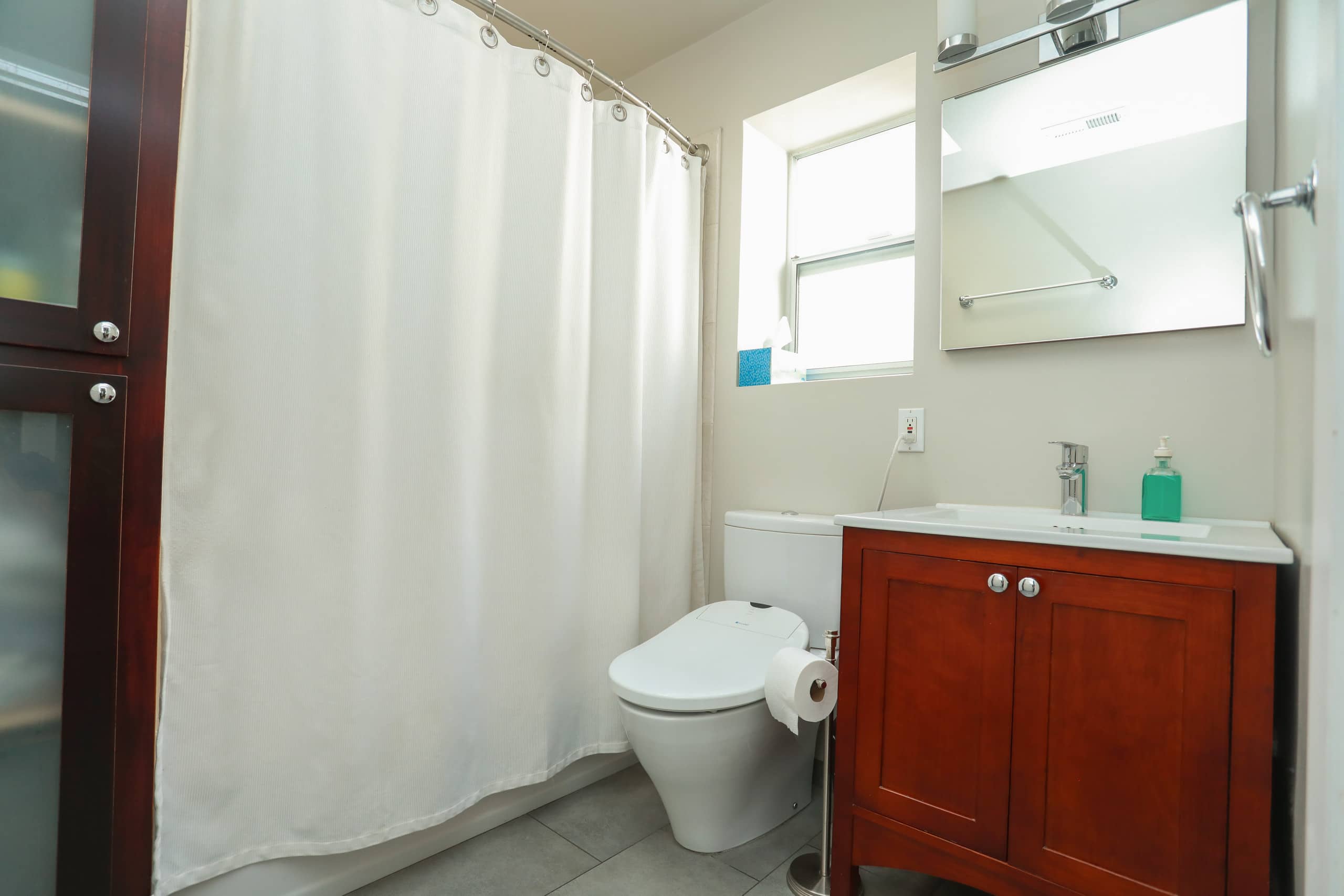 Home in San Francisco · ★4.96 · 3 bedrooms · 3 beds · 2 baths - Image 22