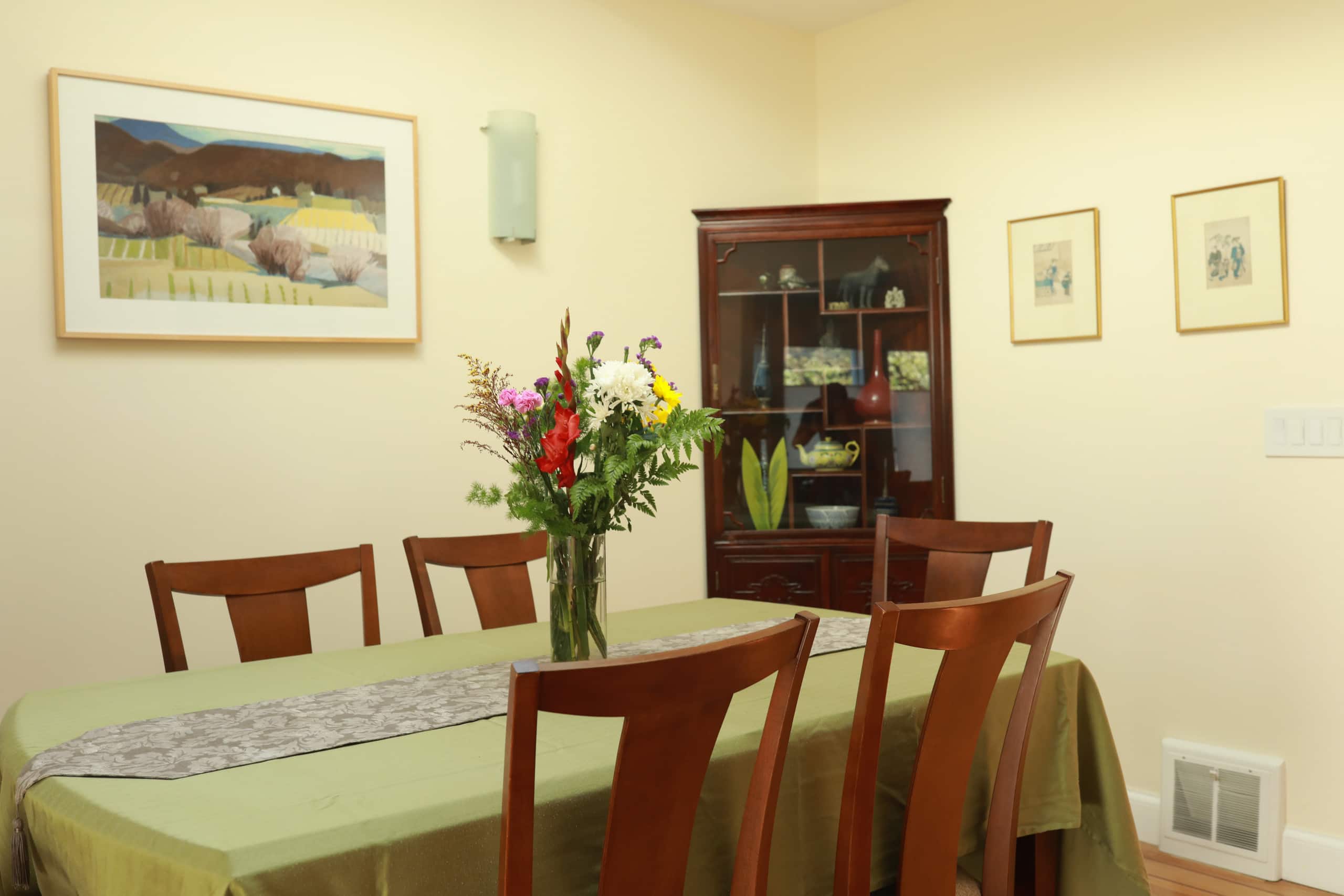 Home in San Francisco · ★4.96 · 3 bedrooms · 3 beds · 2 baths - Image 11