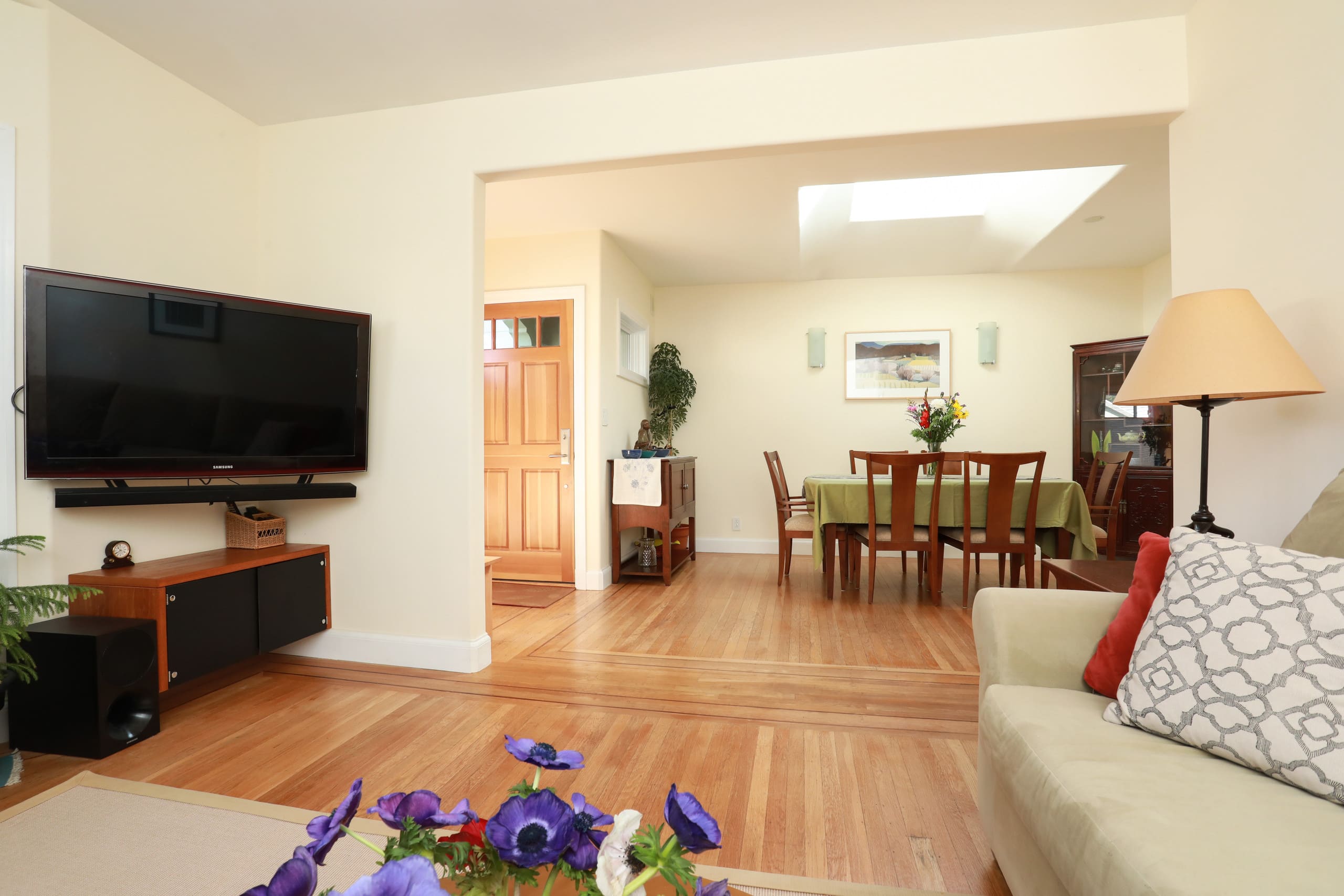 Home in San Francisco · ★4.96 · 3 bedrooms · 3 beds · 2 baths - Image 2