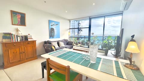 Top Airbnb: Bay-view unit in Southbank next to Crown Casino in Southbank