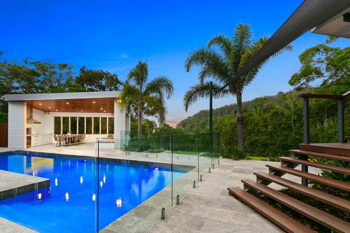 Minutes from Hastings Street