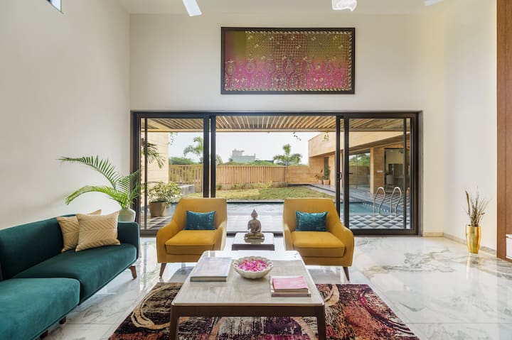 Insta-gramable Pool Villa With Mountain View’s - Udaipur