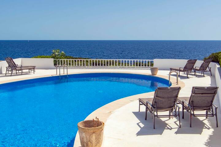 Elegant villa in front of the sea S’Algar, Menorca