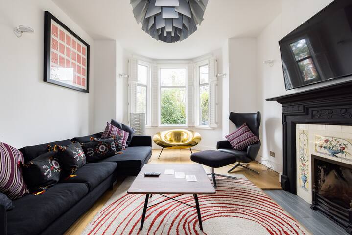Stylish Spacious house nr Portobello gallery image 2