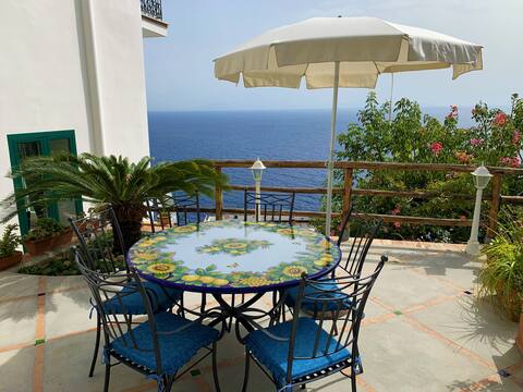 Casa Maria Giovanna, facing the sea