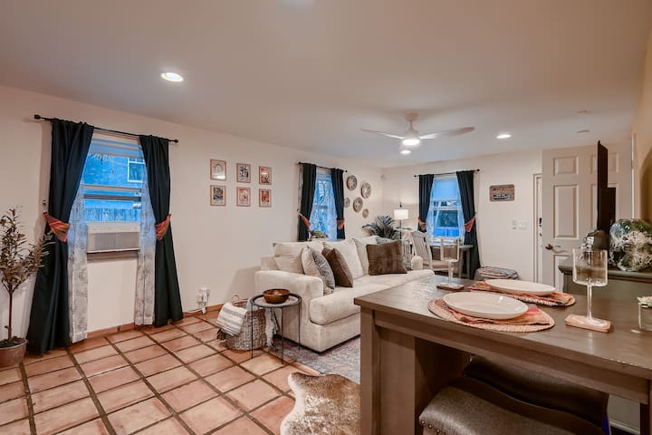 Oasis Escondido: Private Patio Retreat - Lake Worth, FL