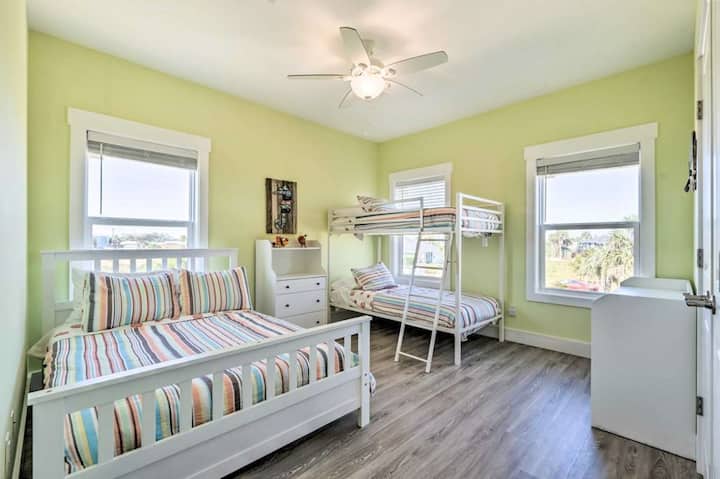 Spálňa #2.  Manželská posteľ a poschodové postele