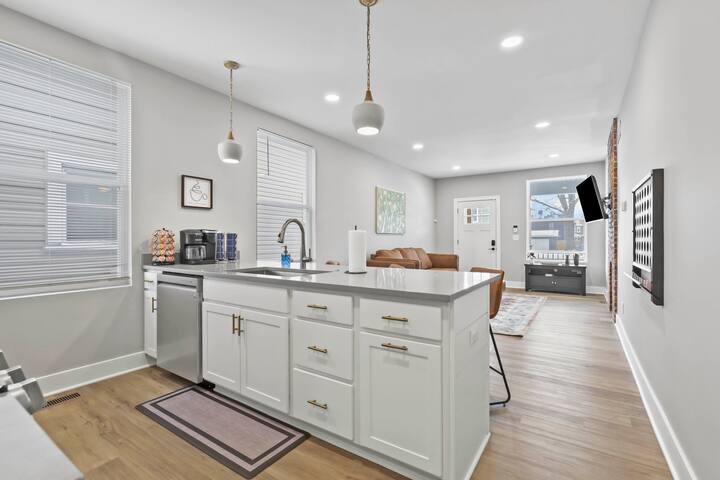 293) Perfect for larger groups!+HotTub! gallery image 2