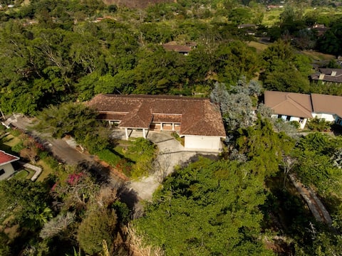 Boquete Luxury: Walk to Town