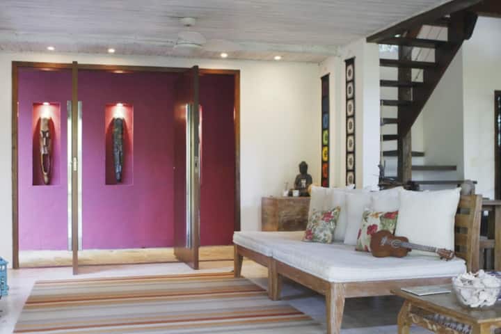 Sala de estar y puertas 