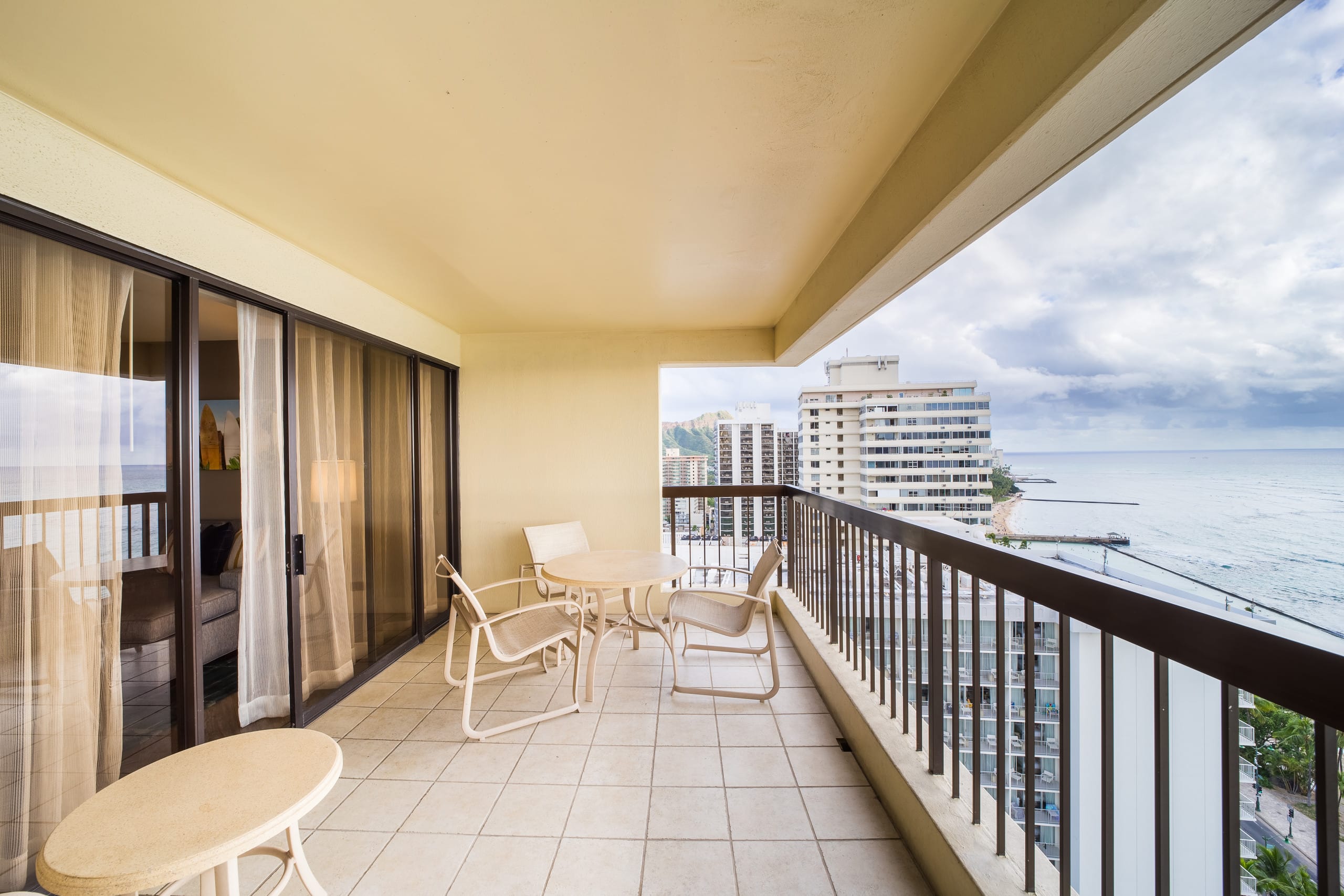 #2202 Beachfront 2BR/2BA w/ Pool, Gym & Free Valet - Image 20