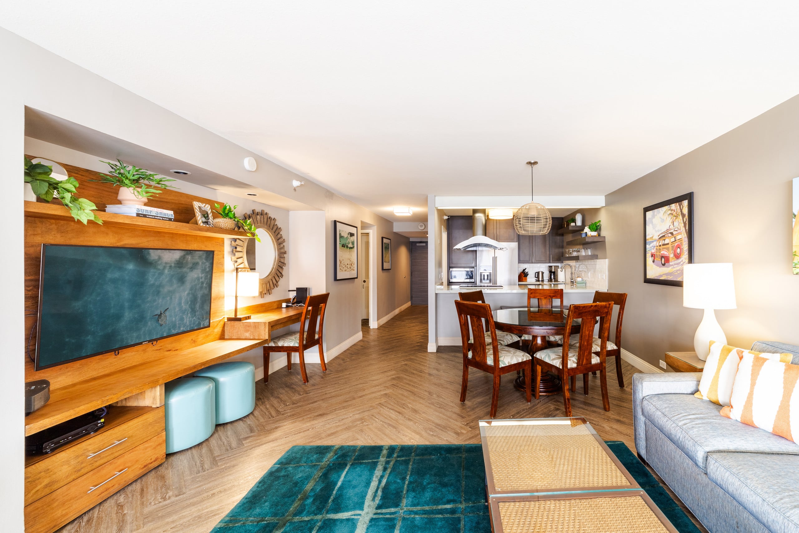 #2202 Beachfront 2BR/2BA w/ Pool, Gym & Free Valet - Image 2