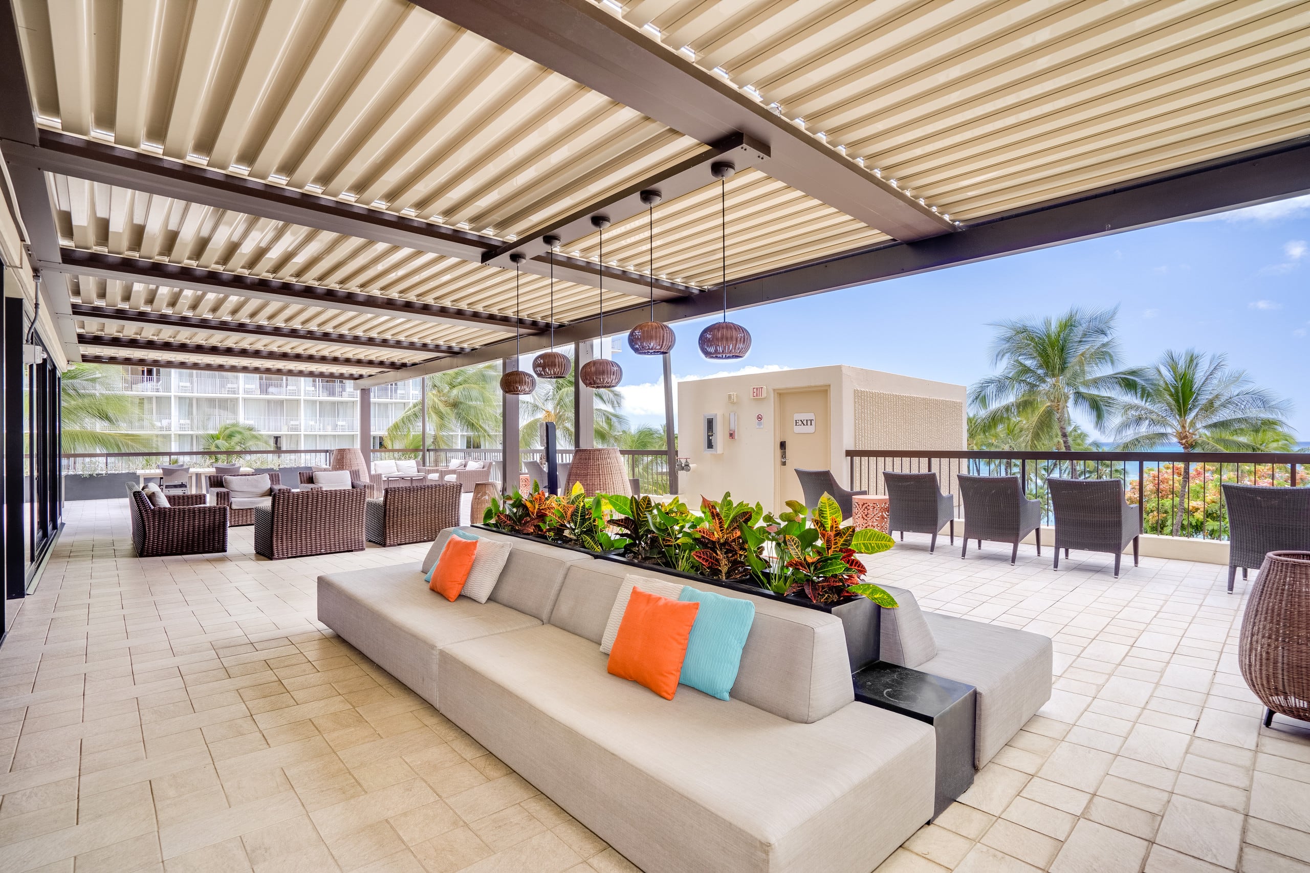 #2202 Beachfront 2BR/2BA w/ Pool, Gym & Free Valet - Image 24