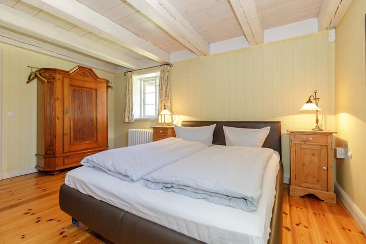 クイーンサイズのベッドルーム1室-隣接するバスルーム付きのマスターベッドルーム