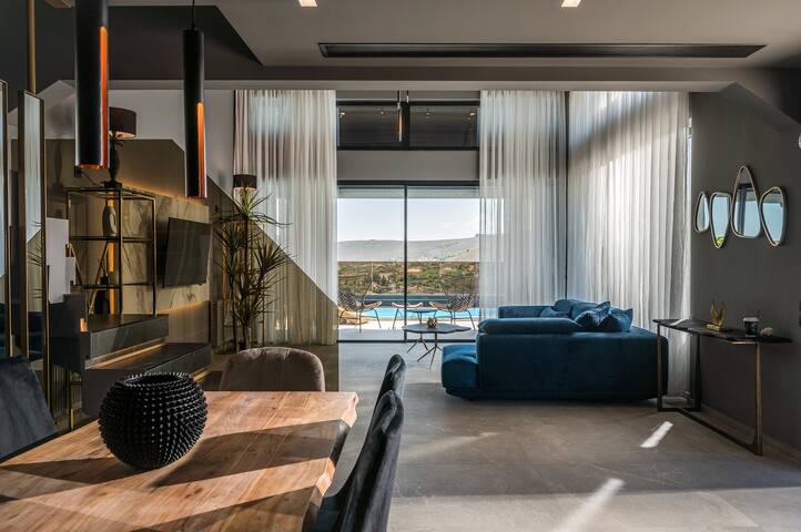 Villa Ria/ 4 bedroom with Private Pool & Sea View gallery image 5