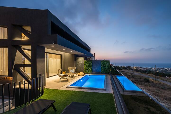 Villa Ria/ 4 bedroom with Private Pool & Sea View gallery image 2