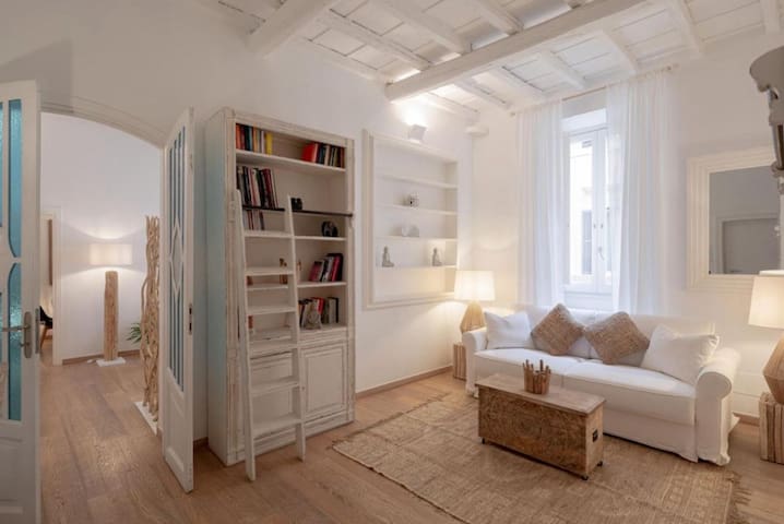 Spanish Steps-Trevi -Luma Suite