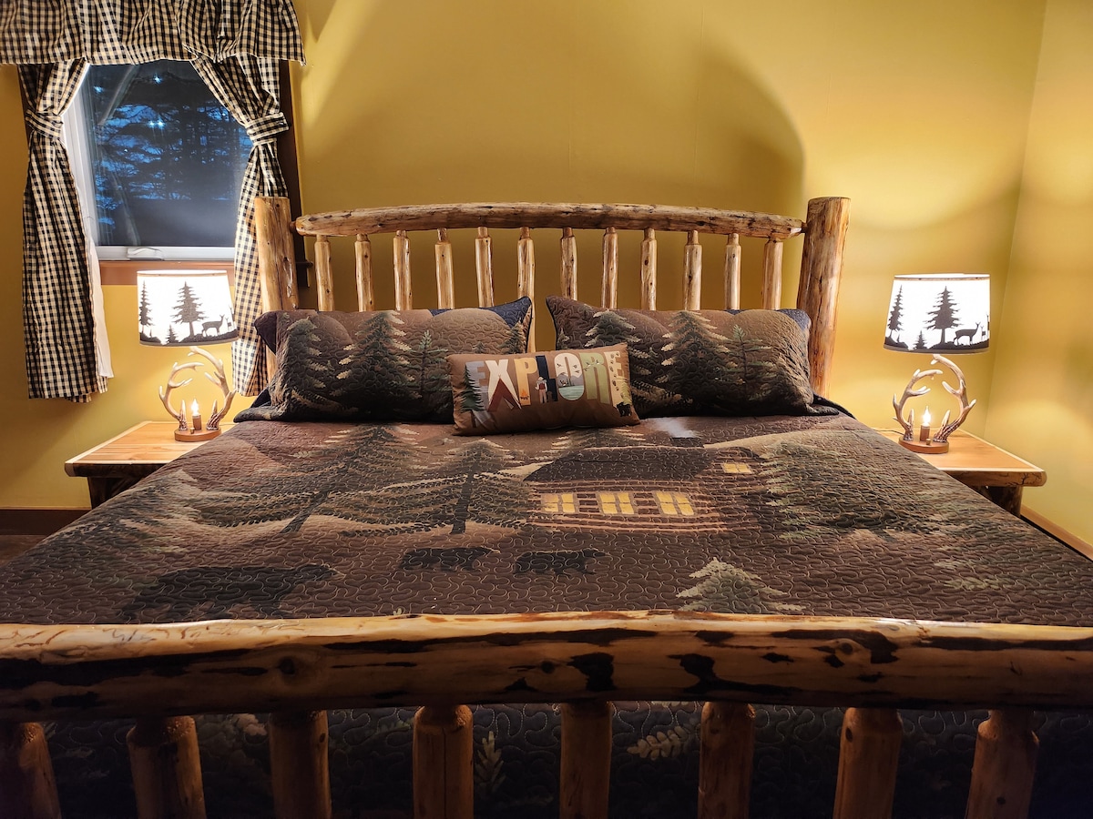 ห้องสีเหลืองเตียงคิงไซส์