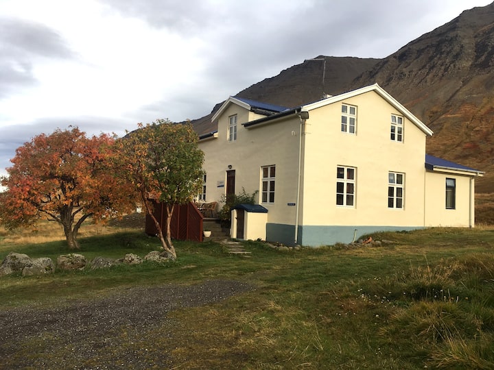 Korpudalur Hi Hostel - Farmhouse - Iceland