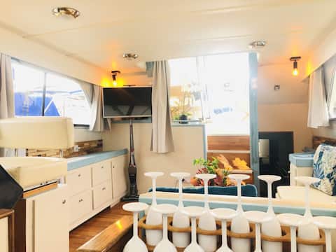 Airbnb performant: Spacious and cozy boat à Vallauris