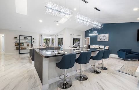 Modern 5BR Home w/Heated Pool