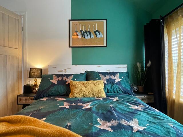 East MCR House by the Canal