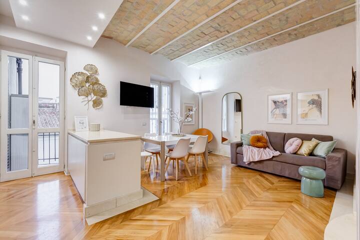 BDC – Platinum 2Bdr apt @Spanish Steps