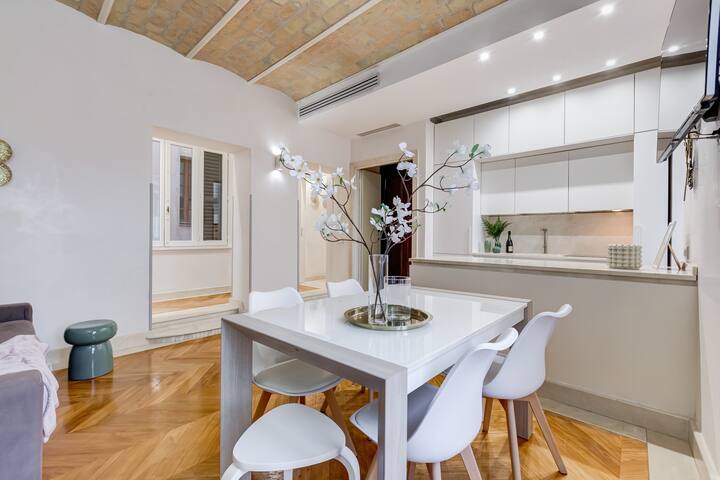 BDC – Platinum 2Bdr apt @Spanish Steps gallery image 4