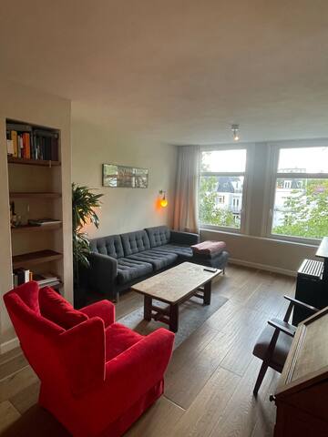 City Centre Canal view apartment gallery image 4