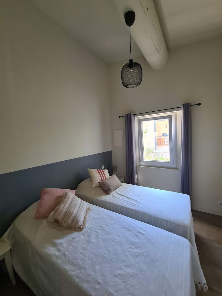 غرفة النوم 2