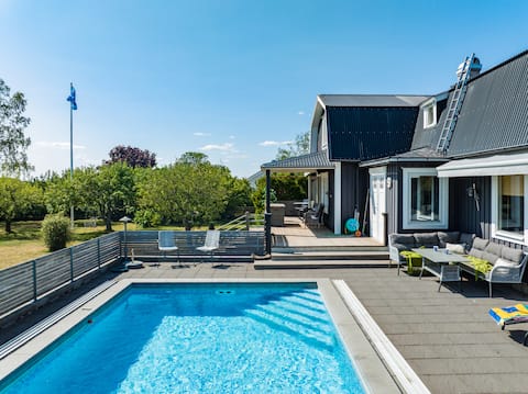 Beautiful house with large pool near the sea on Öland