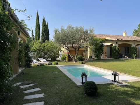 Provençal Villa with Pool – Near Uzès