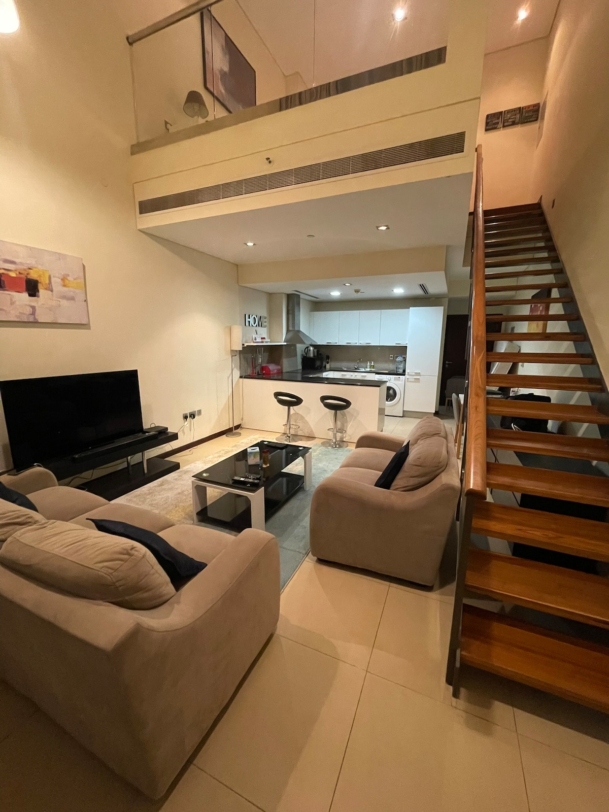 Top performing Airbnb: Full Aprt-In Downtown_Near-Metro in Za'abeel Second