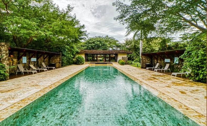 Lux 2BR Villa_Beach Club & Surf!