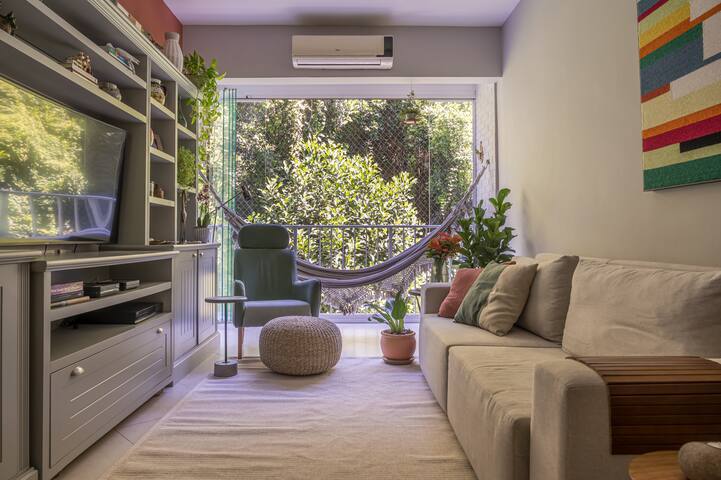 Leblon | Confortável Apt com Vista Mata