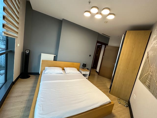 Middle of emaar-optiumum-akasya