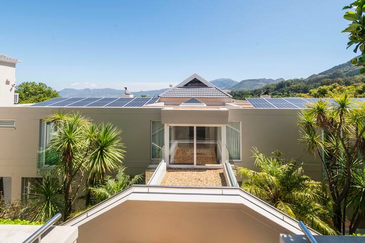 The Hillcrest House gallery image 5